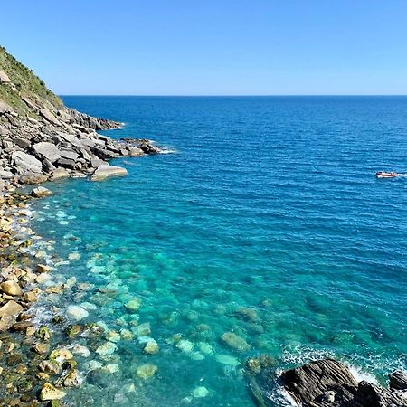 Апартаменти Carattino 12 Idyllic Seafront Retreat Вернацца Екстер'єр фото