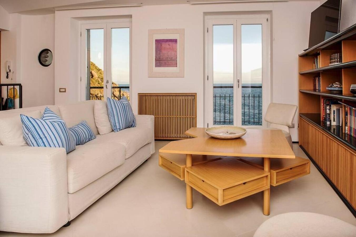 Апартаменти Carattino 12 Idyllic Seafront Retreat Вернацца Екстер'єр фото