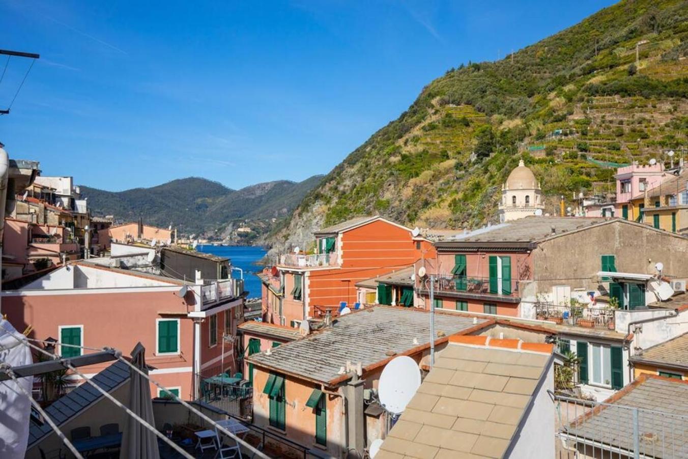 Апартаменти Carattino 12 Idyllic Seafront Retreat Вернацца Екстер'єр фото