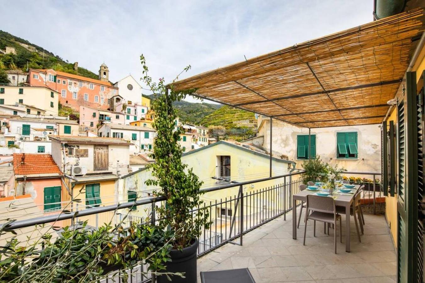 Апартаменти Carattino 12 Idyllic Seafront Retreat Вернацца Екстер'єр фото